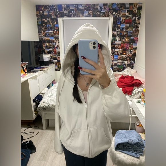 Aritzia boyfriend zip up hoodie - Picture 2 of 6